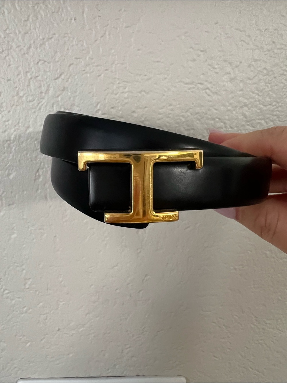 Tod’s Black Leather Women Belt with Gold 'T' Buckle